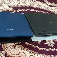 دو عدد لپ تاپ خاموش