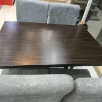میز و صندلی رنگ طوسی و قرمز