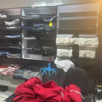 فروش لباس مردانه و ویترین به صورت یکجا|فروشگاه و مغازه|ایلام, |دیوار