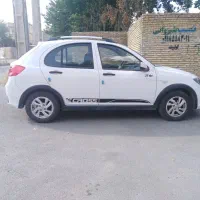 کوییک r