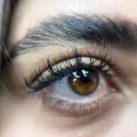 اکستنشن و لیفت مژه و ابرو