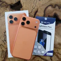 آیفون ۱۷ پرومکس نارنجی با ۹ تا قاب