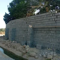 به ۳ تا کارگر جهت کار بنایی