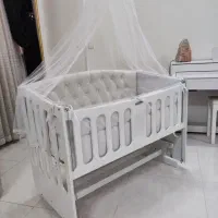 تخت کنارمادر