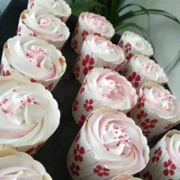 تولید کننده انواع کیک و دسر