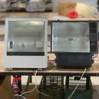 2 عدد پروژکتور لامپ گازی 250 و 400 وات