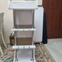 ویترین چوبی سه طبقه مناسب تزیینی