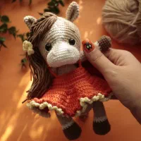 عروسک بافتنی اسب