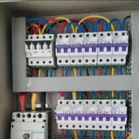 برقکار صنعتی و عیب‌یابی برق فوری شبانه‌روزی