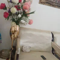 گل و گلدان