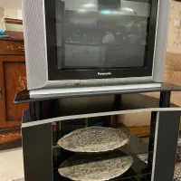 تلویزیون پاناسونیک ۲۱ اینچ+میز