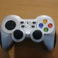 یک دسته بازی اصل Logitech