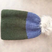 کلاه دست بافت و بلوز بافت ۲۰۰|کفش و لباس بچه|تربت‌حیدریه, رضاشهر|دیوار