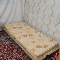 تخت چوبی شیک همراه با تشک|تخت و صندلی بچه|مشهد, آزادشهر|دیوار