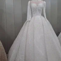 فروش لباس عروس وعقدی درحد نو به علت ثغیر شغل