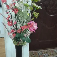 گل به همراه گلدان بفروش می‌رسد