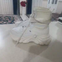 بوت اسپرت سفید.معاوضه ای|کیف، کفش، کمربند|کرمانشاه, |دیوار