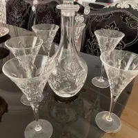 تنگ و گیلاس لاروس