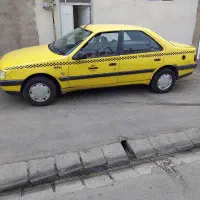 یک دستگاه خودرو روا سال تاکسی