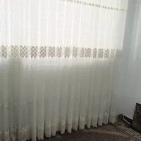 پرده توری و کتیبه و چوب پرده