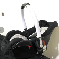 کالسکه و کریر|کالسکه و لوازم جانبی|لاهیجان, کاروانسرابر|دیوار