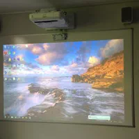 ویدیو پروژکتور دبیرستان و راهنمایی