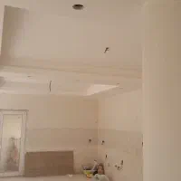 شاگرد برای گچ ساختن