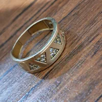 یک حلقه انگشتر طلا|جواهرات|مارگون, |دیوار