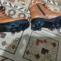 کفش نیم پوت دو جفت در حد نوسایز 38و39