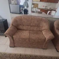 مبل هفت نفره به همرا ۴ میز عسلی در حد نو