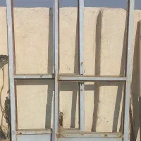 درب دو لت آهنی قدیمی سالم شیشه ای