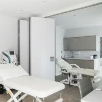 مدیر داخلی و منشی کلینیک زیبایی