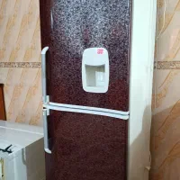 یخچال فریزر تمیز خوش رنگ