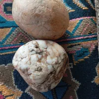 لوازم قدیمی و سنگهای قیمتی