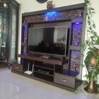میز زیر تلویزیون