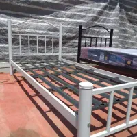 تخت یک نفره ، تک نفره فلزی با کفی چوب فلز|تخت و سرویس خواب|تهران, دولتخواه شمالی|دیوار
