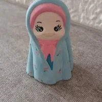 مجسمه دختر چادری همراه با سجاده|مجسمه، تندیس، ماکت|یزد, |دیوار
