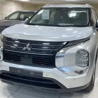 میتسوبیشی اوتلندر M Line