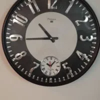 ساعت دیواری شیک سالم