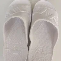 دمپایی سفید