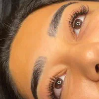 کاشت و آموزش اکستنشن مژه