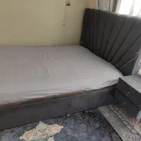 تخت خواب و میز آرایش