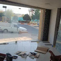 شیشه سکوریت نصب وجابه جایی وتعمیرات
