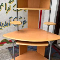 میز لپ تاب و کامپیوتر خانگی