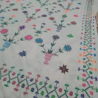 پرده های سنتی  دیوار زن در حد خیلی نو