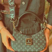 کیف دوشی|کیف، کفش، کمربند|قم, بکایی|دیوار