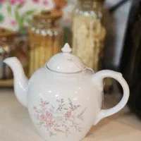 تعدادی ظروف آشپزخانه درحد نو