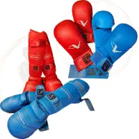 دستکش و روپایی کاراته