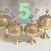 ظرف برنز،سماور،قمقمه مسی،آینه رحل،میز مجسمه برنجی|کلکسیون اشیاء عتیقه|قم, نخودی|دیوار