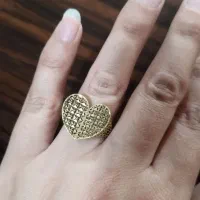 انگشتر و گوشواره طلا